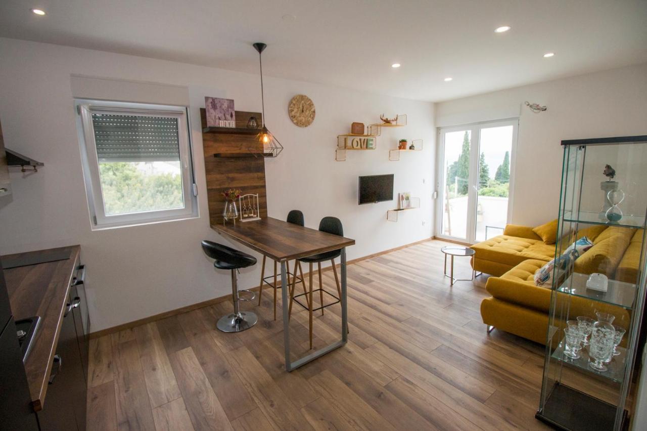דירות Luxury Penthouse Duće מראה חיצוני תמונה
